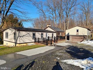 257 S  Kinzer Rd, Paradise, PA 17562