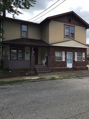 813 1/2 Grant St, Charleston, WV 25302