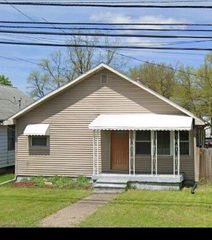 1347 E  Auburn Rd, Rochester Hills, MI 48307
