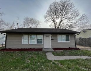 45 Delores Dr, Cahokia, IL 62206