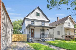 909 Lake Ave, Elyria, OH 44035
