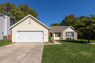 3281 Bridgewater Dr, Shiloh, IL 62221
