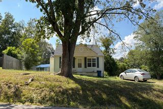 708 Oak St, Manchester, TN 37355