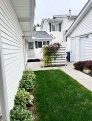 3895 Prairie Ln, Bettendorf, IA 52722