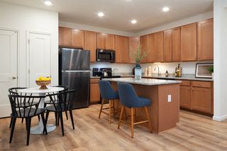 2000 Styling Ridge Dr #311, Saint Charles, MO 63304