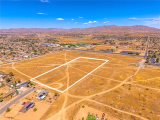30874811 Okanagan Rd, Apple Valley, CA 92308