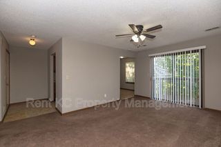 213 W  Main St #D, Smithville, MO 64089