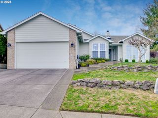 12957 SE Kronan Dr, Clackamas, OR 97015