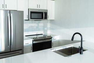 100 Christopher Columbus Dr #809, Jersey City, NJ 07302