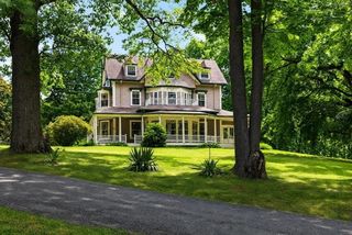 60 Bradley Hill Rd, Hingham, MA 02043