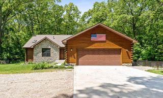 15595 Pruin St, Spring Lake, MI 49456