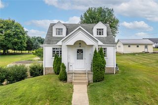 12 Long St, Burgettstown, PA 15021