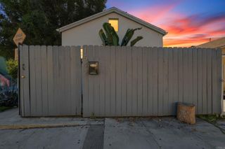1542 W  17th St, Los Angeles, CA 90006