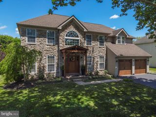3815 Daystar Dr, Doylestown, PA 18902