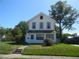 1026 E  16th St, Ashtabula, OH 44004