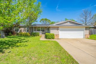 1310 Wood Dr, Mansfield, TX 76063