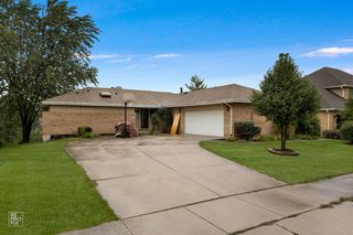 9836 W  Circle Pkwy, Palos Park, IL 60464