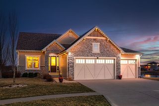 9408 Rushbrook Dr, Johnston, IA 50131