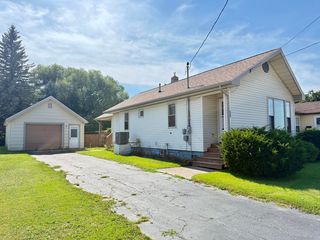 930 E  Portage Ave, Sault Sainte Marie, MI 49783