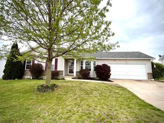 12 Thoroughbred Dr, Wright City, MO 63390