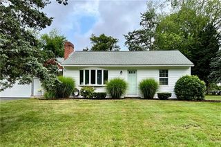 31 Nipsah Rd, Warwick, RI 02818