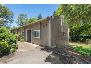 4562 SW Comus Pl #8-H, Portland, OR 97219