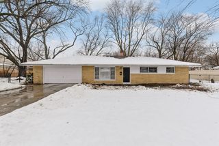 1827 N  Chestnut Ave, Arlington Heights, IL 60004