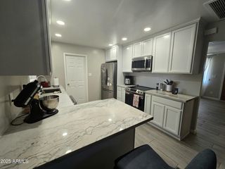 3932 W LAWRENCE Lane, Phoenix, AZ 85051