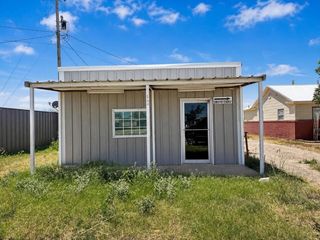 502 N  College Ave, Levelland, TX 79336