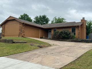 3028 W  69th St S, Tulsa, OK 74132