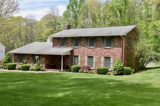 158 Mill Run Dr, Indiana, PA 15701