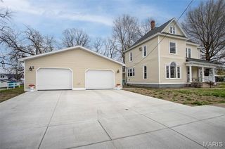 130 S  Monroe St, Pittsfield, IL 62363