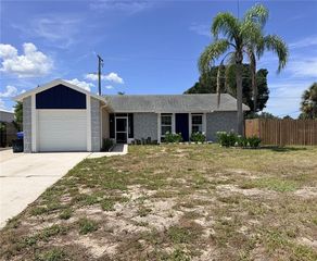 208 Flamingo Dr, Apollo Beach, FL 33572