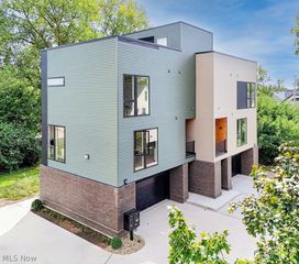 1917 Abbey Ave, Cleveland, OH 44113