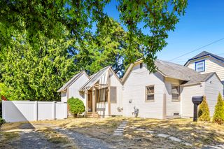 848 NE 92nd St, Seattle, WA 98115