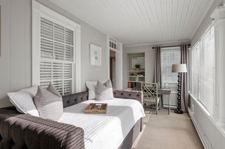 21 Portsmouth Ave, Exeter, NH 03833