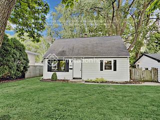 9821 Mansfield Ave, Oak Lawn, IL 60453