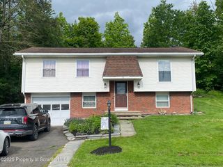 9 Englewood Dr, Tunkhannock, PA 18657