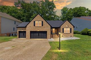 116 Lake Pointe Dr, Newport News, VA 23603