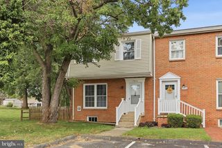 17914 Hickory Ln, Hagerstown, MD 21740