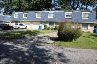 279-283 Canova Dr, Akron, OH 44319