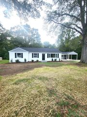 2058 Old Evans Cir, Lancaster, SC 29720