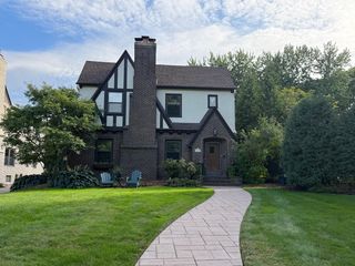 215 W  Minnehaha Pkwy, Minneapolis, MN 55419