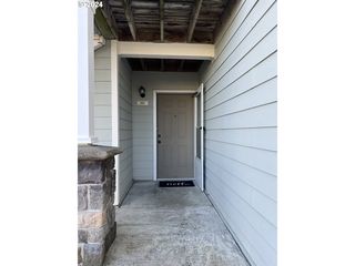 15074 NW Central Dr #301, Portland, OR 97229