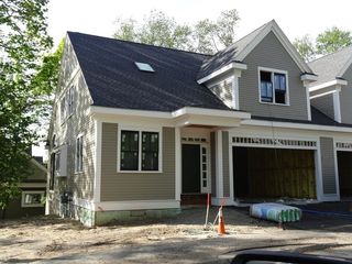28 White Oaks Ln #28, Reading, MA 01867