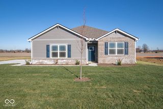 7920 Magnolia St, New Palestine, IN 46163