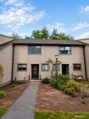 67 Cambridge Court #67, Beacon Falls, CT 06403