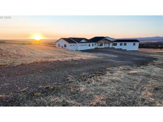 823 Horseshoe Bend Rd, Centerville, WA 98613
