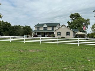 77 Wagon Wheel Dr, Troy, MO 63379