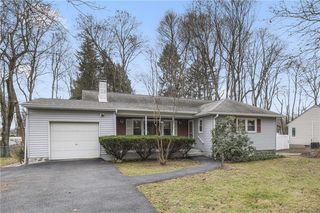 6 Hogan Drive, Poughkeepsie, NY 12603